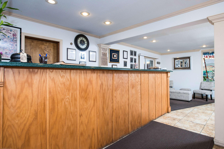 Public Area 2, Americas Best Value Inn Pendleton, Umatilla