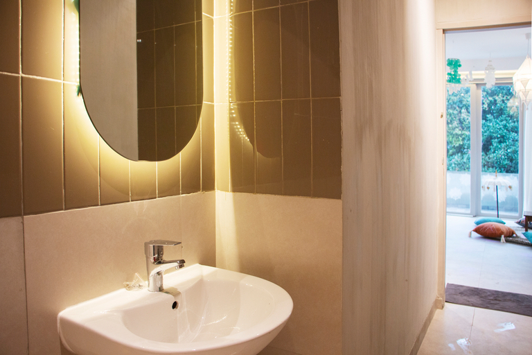 Bathroom 4, Villa Rone - Spanish Garden Vibe in PUNCAK, Bogor
