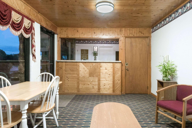 Public Area 5, Knights Inn Brownwood, Brown