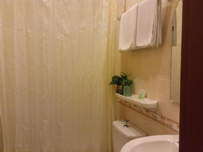 Bathroom 4, Lai Lai Hotel, Kota Kinabalu