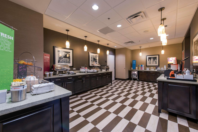 Food & Drinks 5, Hampton Inn and Suites Phoenix Tempe, Maricopa