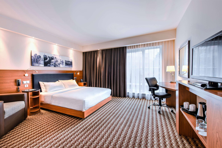 Bedroom 3, Hampton by Hilton Warsaw Airport, Warsaw