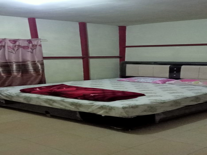 Bedroom 5, Villa Ncole, Karo