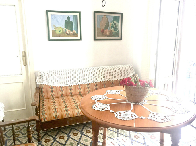 2 bedrooms appartement with balcony and wifi at Albunol 7 km away from the beach, Granada