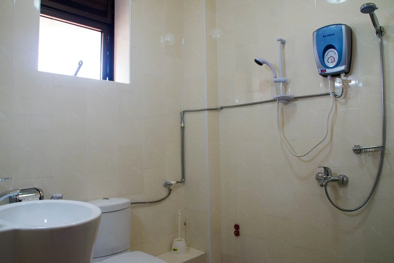 Bathroom 3, NIM Motel, Mbarara