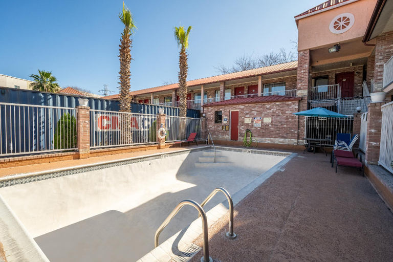 Others 3, Downtown San Antonio, Bexar