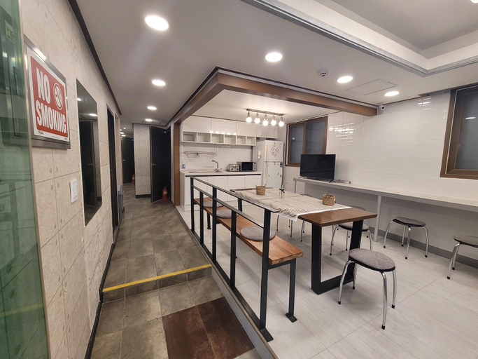 Public Area 2, Olive Hostel MyeongDong, Jung