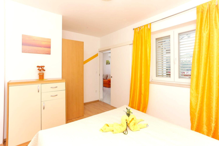 Bedroom 4, Spacious Villa with Private Pool in Dubrovnik, Dubrovnik