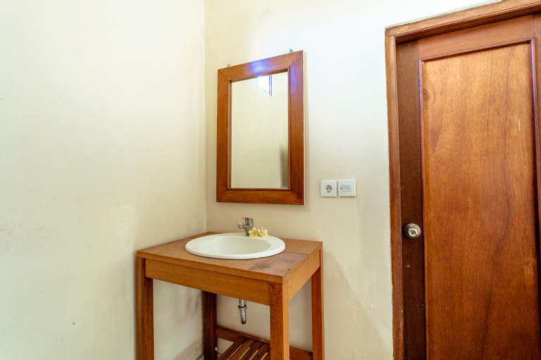 Bathroom 11