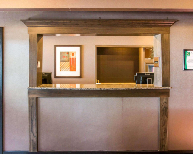 Public Area 2, Quality Inn & Suites Next to the Casino, Calhoun