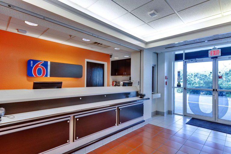 Public Area 2, Motel 6 Lewisville, TX - Dallas, Denton