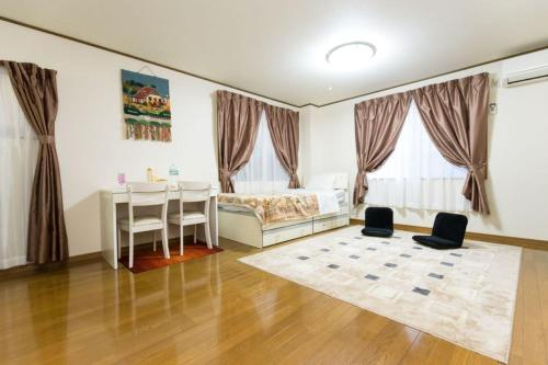 Shinjuku Apartment 103, Shinjuku
