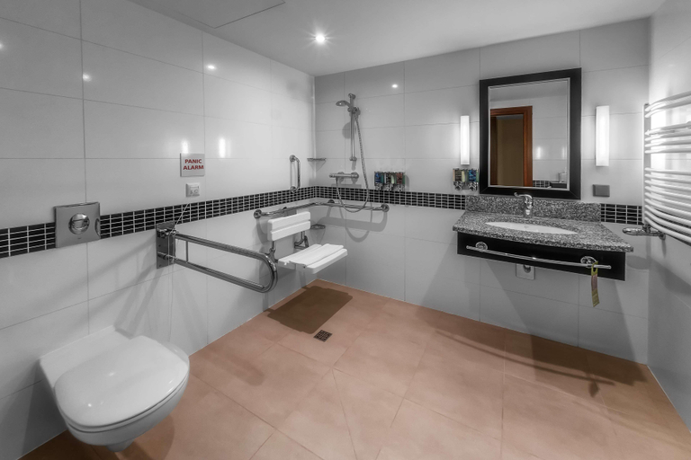 Bathroom 4, Hampton by Hilton Swinoujscie, Świnoujście
