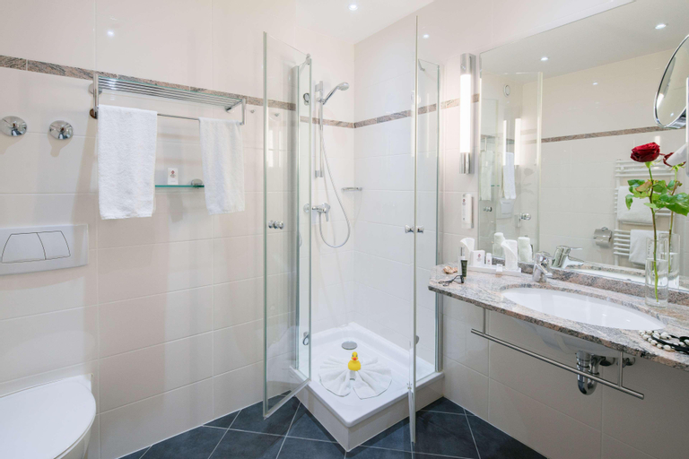 Bathroom 14