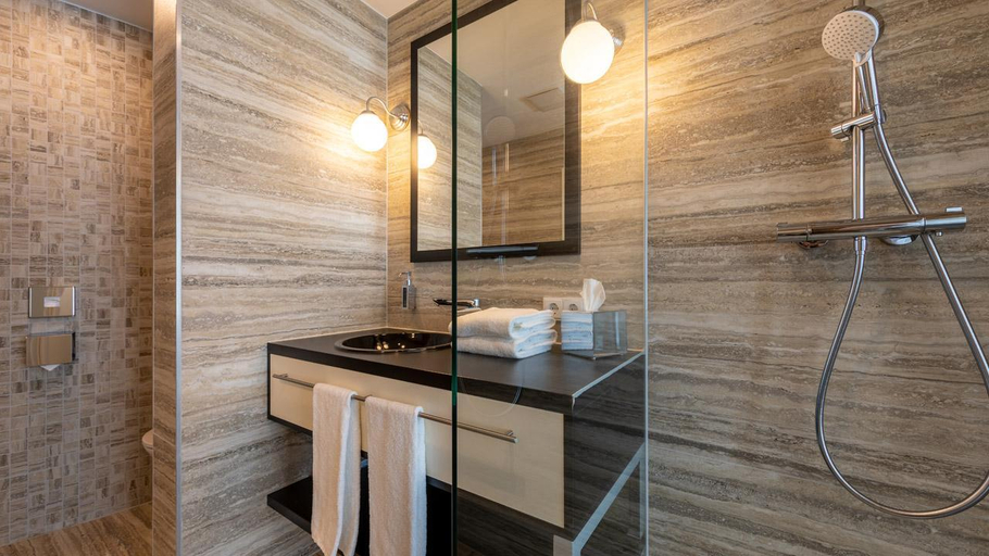 Bathroom 3, Trip Inn Conference Hotel and Suites, Lahn-Dill-Kreis