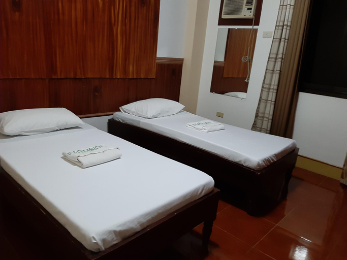 Bedroom, RedDoorz @ Farm Side Hotel Laoag City, San Nicolas