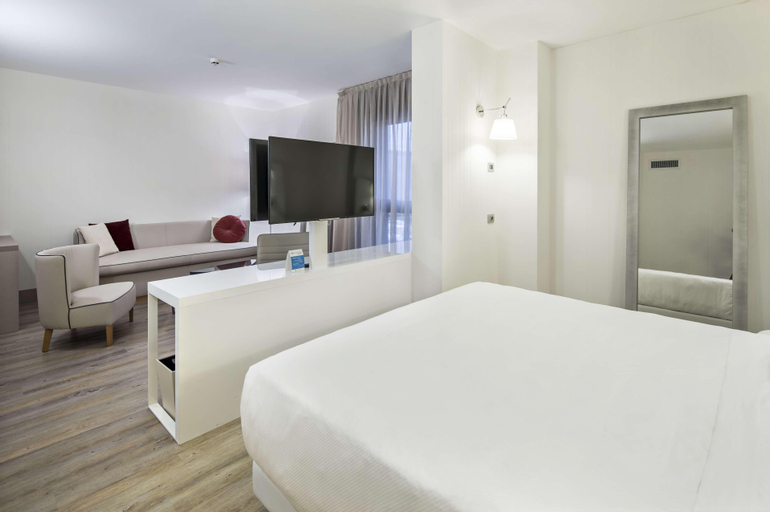 Bedroom 25
