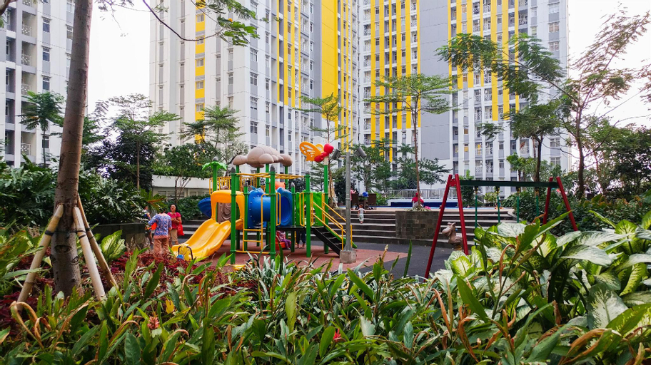 Modern 2BR at Springlake Summarecon Bekasi Apartment By Travelio, Bekasi
