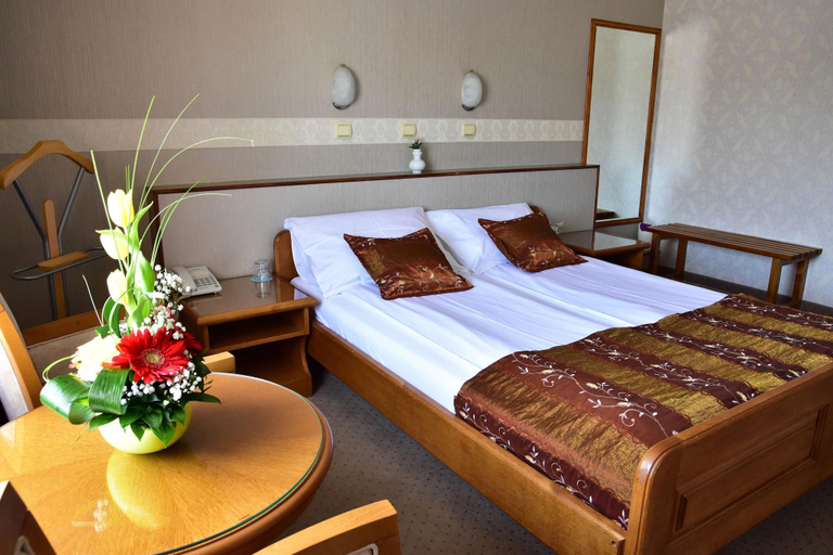 Bedroom 3, Garni Hotel Lav, Belgrade