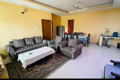 Lush Green 2 Bedrooms villa with pool and Machan., Gautam Buddha Nagar