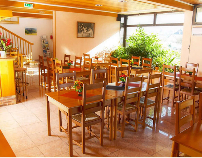 Food & Drinks 5, Brit Hotel Dak'Hotel, Yonne