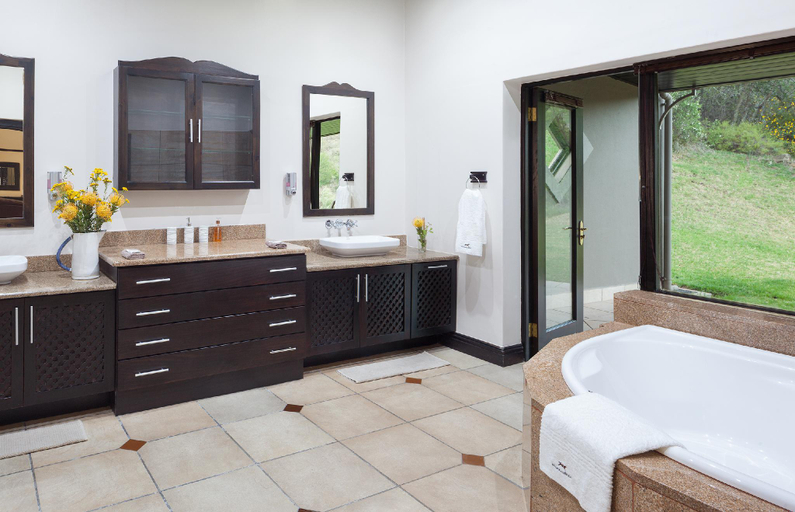 Bathroom 5, Wildehondekloof Private Game Reserve, Eden