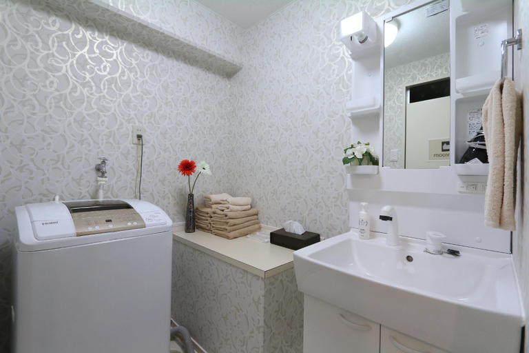 Bathroom 3, EG51 Elizabeth Garden Nippombashi, Osaka