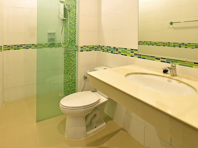 Bathroom 4, Tairada Boutique Hotel x StayLah, Mueang Krabi