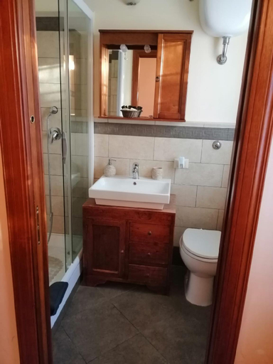 Bathroom 4, Dal Centurione Giulio Cesare Apartment, Rome