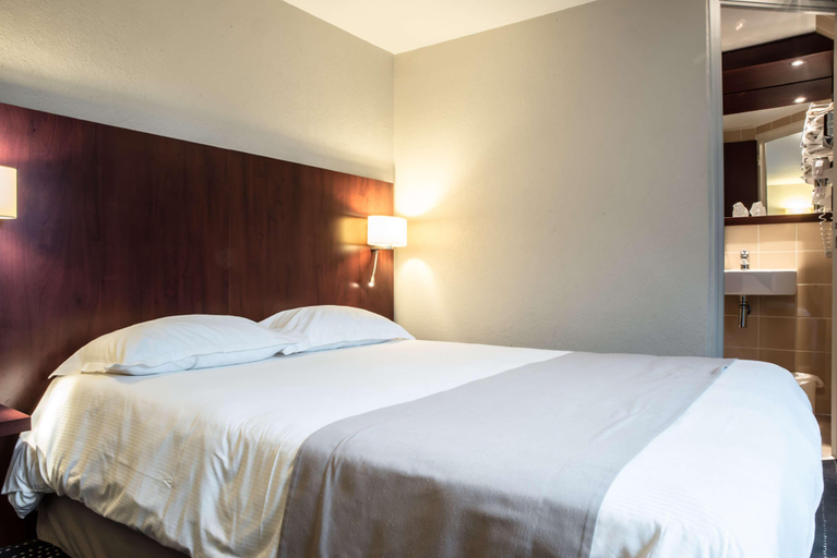 Bedroom 4, Kyriad Saint -Malo Ouest - Dinard, Ille-et-Vilaine