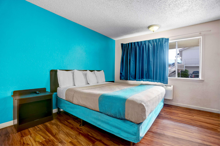Bedroom 3, Motel 6 Fort Bragg, Mendocino