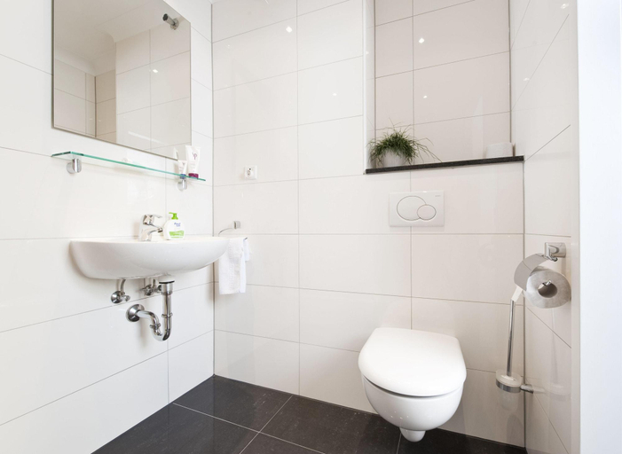 Bathroom 5, Appartements am Kleeblatt, Wuppertal
