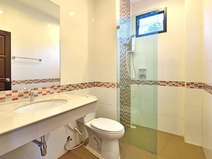Bathroom 4, Tairada Boutique Hotel x StayLah, Mueang Krabi
