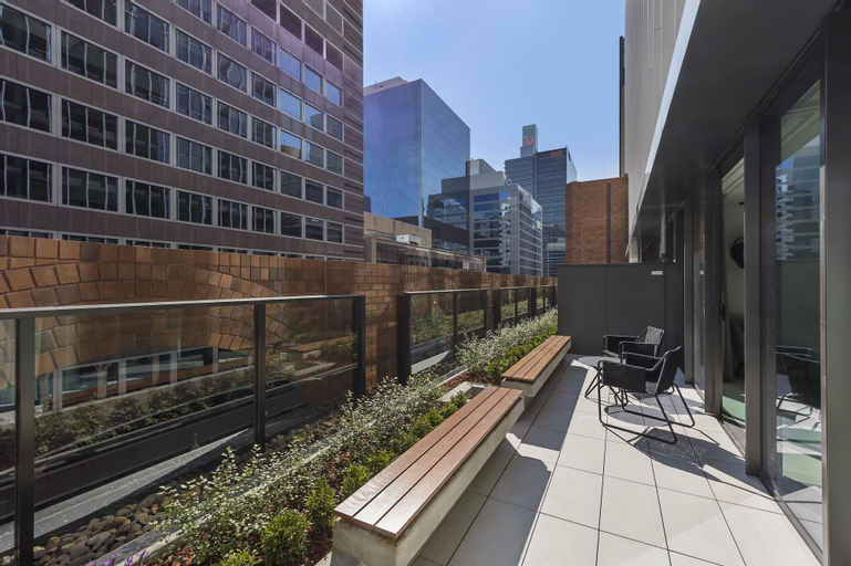 Exterior & Views 16