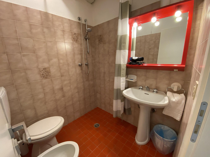Bathroom 5, Giovanna Rooms, Venezia