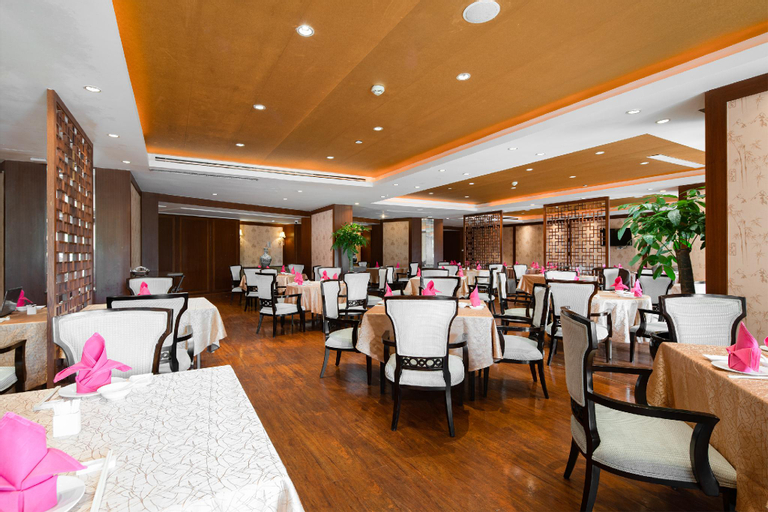 Restaurant, Crowne Sea View Resort Sanya Bay, Sanya