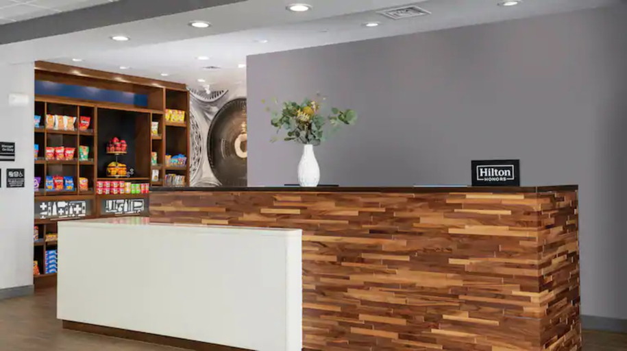 Public Area 5, Hampton Inn & Suites Marshfield, Wood