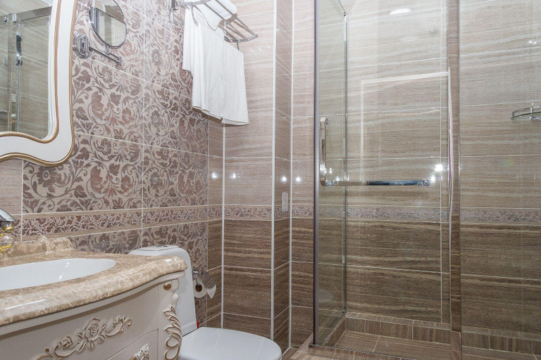 Bathroom 5, Salut Hotel Almaty, Almaty