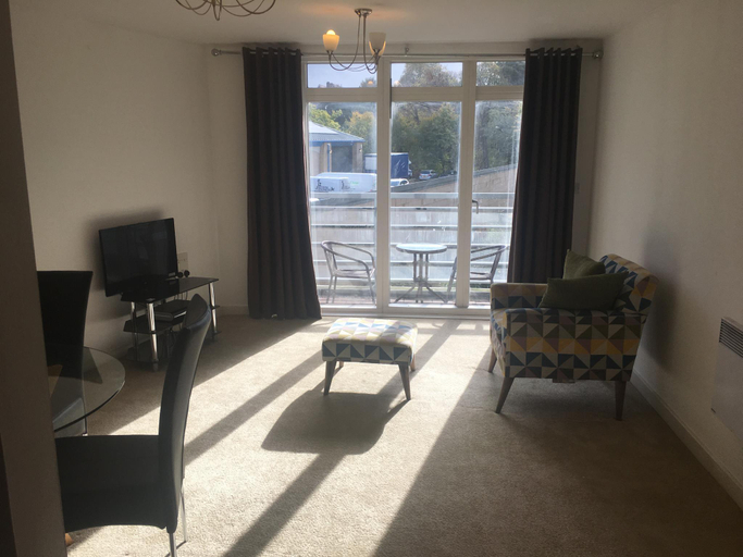 Others 5, VMG Living, Kent