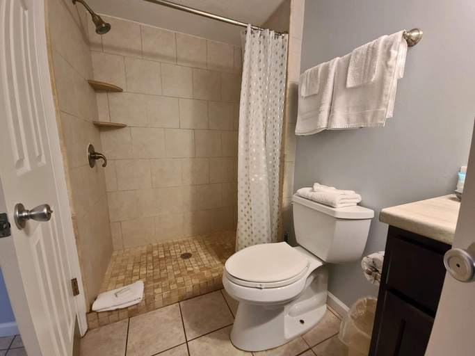 Bathroom 4, Cove by Youngs Suncoast, Baldwin
