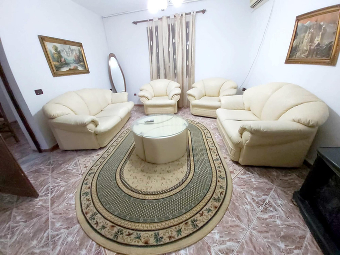 Others 1, Spacious house in Berat with secure parking., Beratit