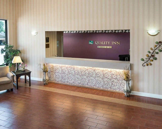 Public Area 2, Quality Inn Magnolia, Columbia