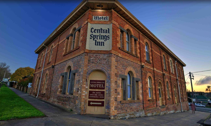 Public Area 3, Central Springs Inn, Hepburn - East