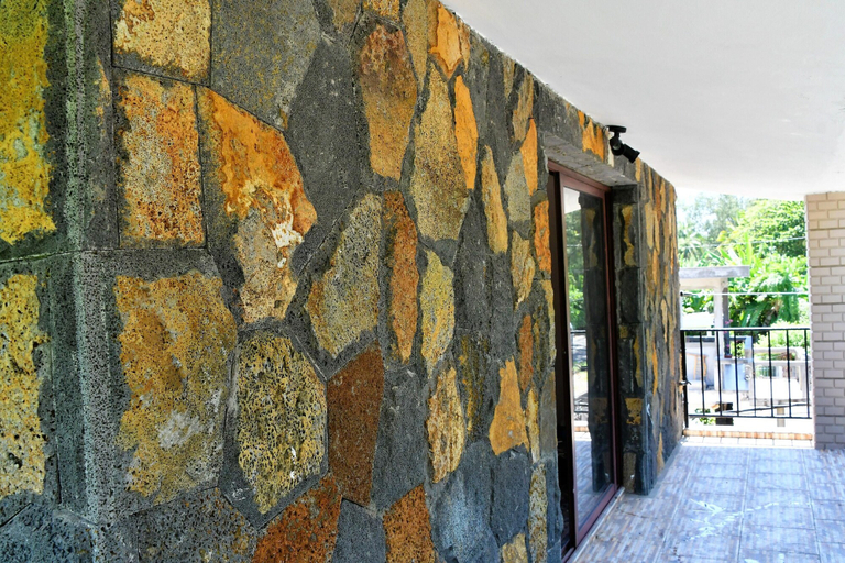 Public Area 3, Modern Apartment with Garden and Lake View in Riambel