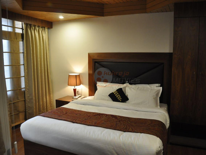 Bedroom 2, Hotel Shiwalik Regency, Shimla