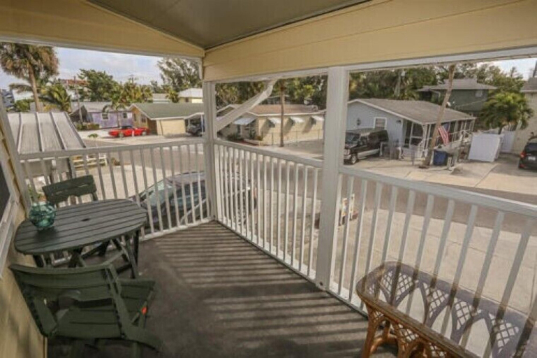 Food & Drinks, 203 Fairweather Villa C, Lee