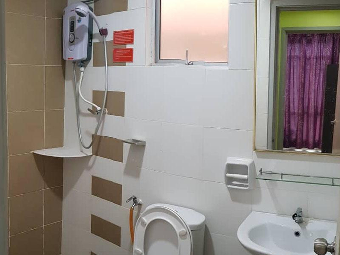 Bathroom 2, Holiday Apartment, Cameron Highlands