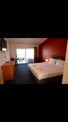 De Lago Resort King Lake-View Room on Lake Bennett, Coomalie