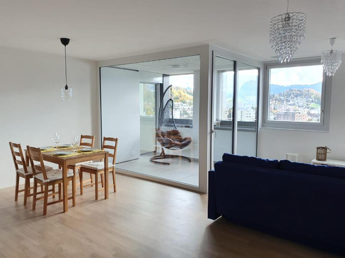 Dining Room 3, Premium Business Apartment  close to city centre, Luzern