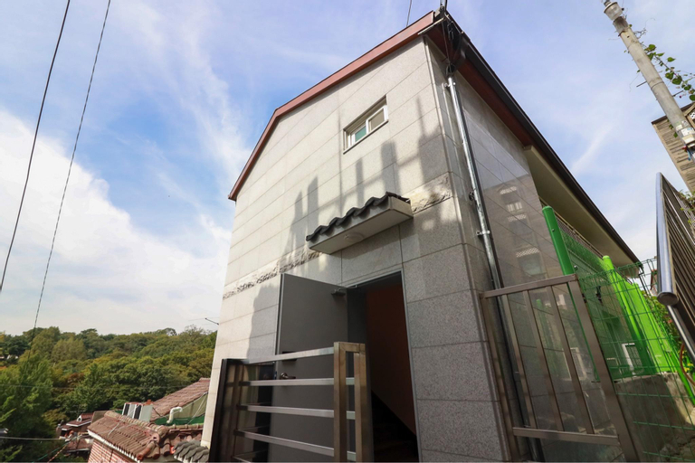 Seoul bokchon JJs house 103, Jongno